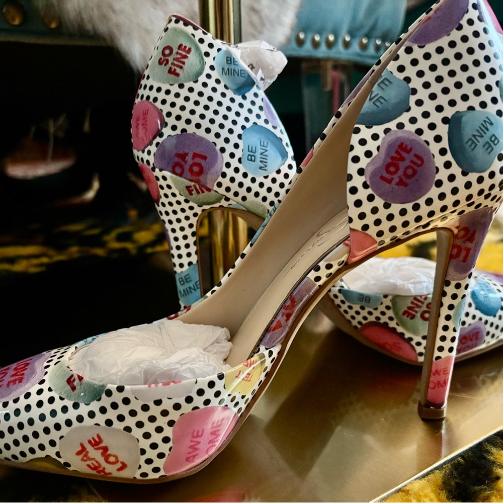 Jessica Simpson White Polka Dot Conversation Heart Pumps